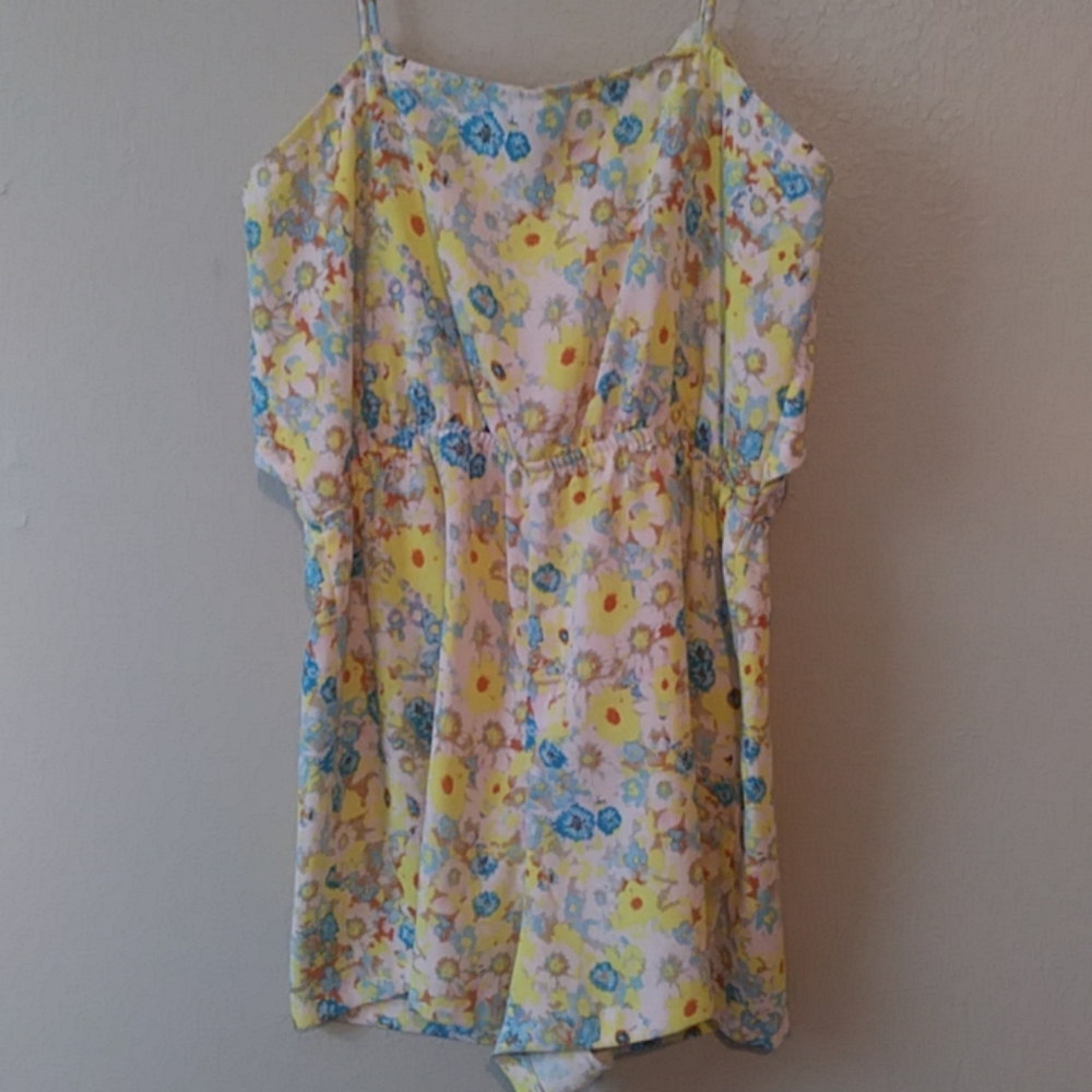 TOPSHOP Ruffled Floral Romper - Picture 7 of 7